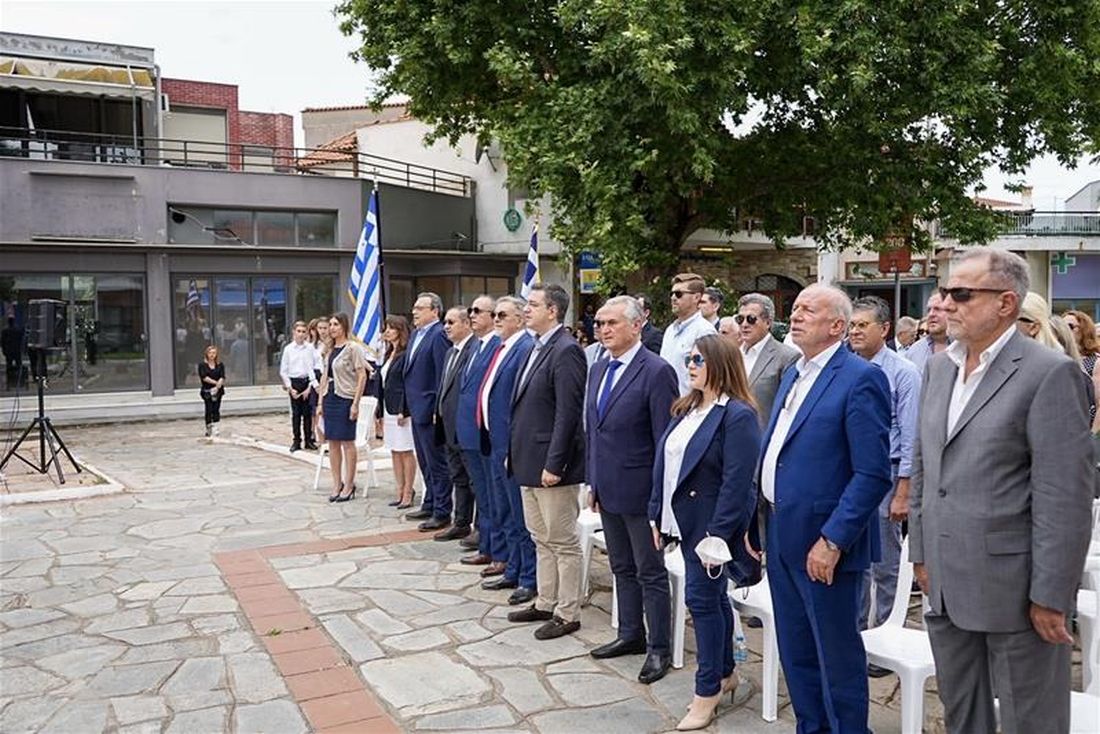 Απόστολος Τζιτζικώστας 