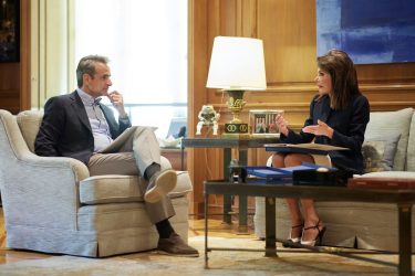 Με την Πρόεδρο της Επιτροπής “Ελλάδα 2021”, Γιάννα Αγγελοπούλου-Δασκαλάκη συναντήθηκε ο πρωθυπουργός (ΦΩΤΟ)