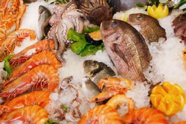Γιατί πρέπει να βάλετε τα θαλασσινά στη διατροφή σας