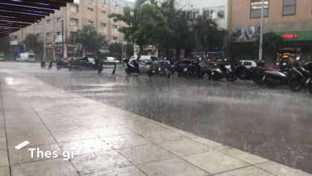 Επικαιροποιήθηκε το έκτακτο δελτίο καιρού: Ερχονται καταιγίδες και χαλάζι – Οι περιοχές που θα “χτυπηθούν”