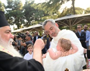 Θεσσαλονίκη: Ο Ζέρβας βάφτισε την κόρη του Εφραίμ Κυριζίδη (ΦΩΤΟ)