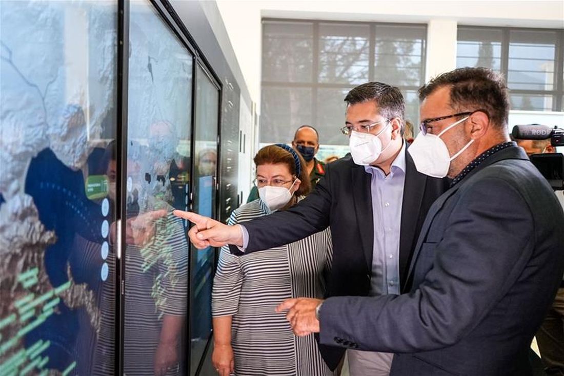 Απόστολος Τζιτζικώστας και Λίνα Μενδώνη