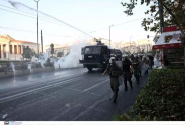Αθήνα: Επεισόδια στη συγκέντρωση διαμαρτυρίας υπέρ του απεργού πείνας Γιάννη Μιχαηλίδη