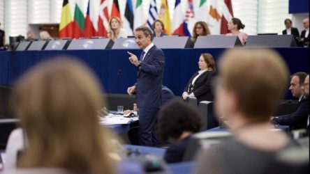 Μητσοτάκης στο Ευρωπαϊκό Κοινοβούλιο: “Η Ελλάδα προστατεύει τα σύνορα της με πλήρη σεβασμό”
