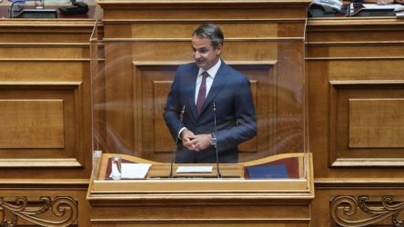 Μητσοτάκης: “Λυπάμαι που ο ΣΥΡΙΖΑ επιλέγει να κρυφτεί πίσω από το παρών όταν συμφωνεί με τις περισσότερες διατάξεις”