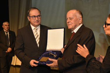 O Δήμος Παύλου Μελά αποχαιρετά τον Ευεργέτη Νικόλαο Γ. Παπαγεωργίου