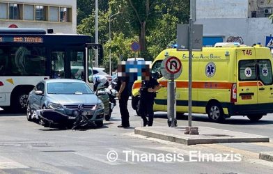 Θεσσαλονίκη: Αυτοκίνητο συγκρούστηκε με δίκυκλο στον Βαρδάρη (ΦΩΤΟ)