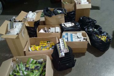 Θεσσαλονίκη: Συνελήφθησαν δύο άτομα που πουλούσαν λαθραία τσιγάρα σε λαϊκές αγορές