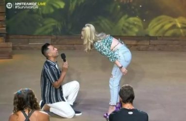 Survivor: O Γιάννης Τσολάκης έκανε πρόταση γάμου στην αγαπημένη του την ώρα του ημιτελικού