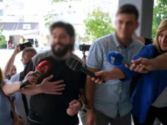 Θεσσαλονίκη: Αναβλήθηκε η δίκη των “εξορκιστών” της “Εκκλησίας των Εθνών” (ΒΙΝΤΕΟ)