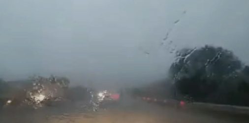 Κοζάνη: Η στιγμή που κεραυνός πέφτει δίπλα στην Εγνατία Οδό (ΒΙΝΤΕΟ)