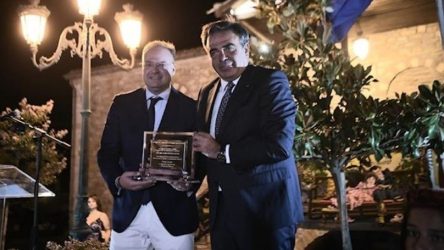 Ανακηρύχθηκε επίτιμος δημότης του Δήμου Αριστοτέλη ο Μαργαρίτης Σχοινάς