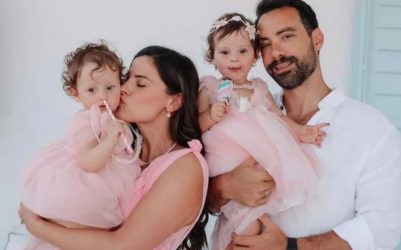 Σάκης Τανιμανίδης: “Ελιωσε” όταν οι κόρες του φώναξαν μπαμπά (ΒΙΝΤΕΟ)