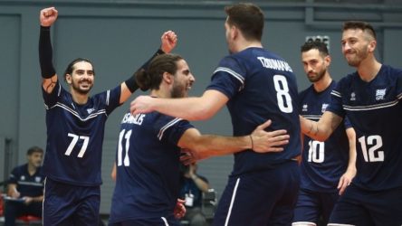 Βόλεϊ: “Αγκαλιά” με την πρόκριση στην τελική φάση του Ευρωπαϊκού οι άνδρες
