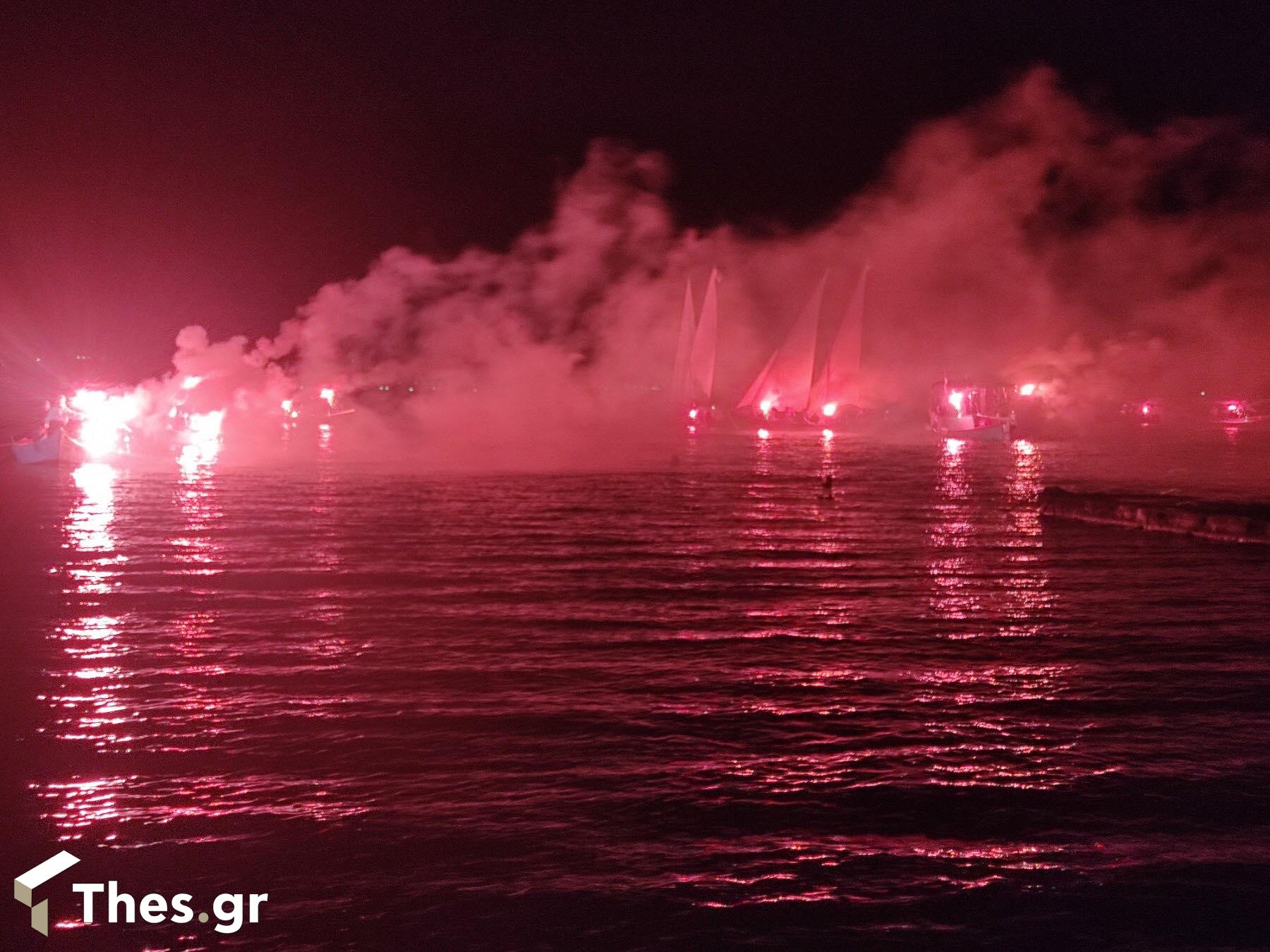 Καραβάκια με αναμμένους πυρσούς Καλαμαριά αναπαράσταση