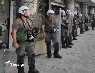 Θεσσαλονίκη: Πέταξαν μολότοφ σε διμοιρία των ΜΑΤ στο ΑΠΘ