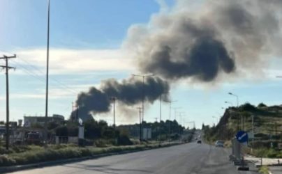 Βόλος: Σε εξέλιξη μεγάλη φωτιά σε εργοστάσιο στη ΒΙΠΕ (ΦΩΤΟ)