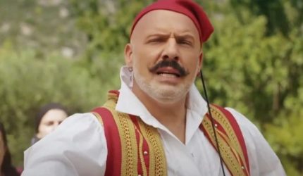 Καλό Μεσημεράκι: Nτυμένος… τσολιάς στο τρέιλερ της εκπομπής o Νίκος Μουτσινάς (BINTEO)