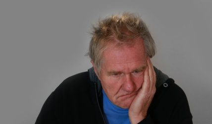 Μελέτη: Το άγχος στους άνδρες της μέσης ηλικίας μπορεί να αυξήσει τις πιθανότητες άνοιας