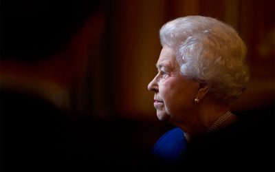 Βασίλισσα Ελισάβετ: Ο τελευταίος αποχαιρετισμός της βασιλικής οικογένειας με μια άγνωστη φωτογραφία