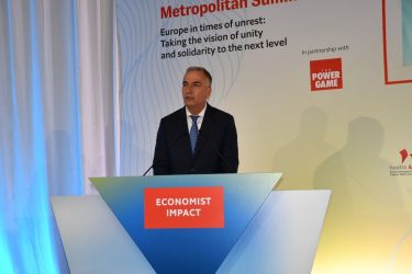 Καλαφάτης: “Η Ελλάδα είναι εδώ – Ισότιμος εταίρος της μεγάλης ευρωπαϊκής οικογένειας”