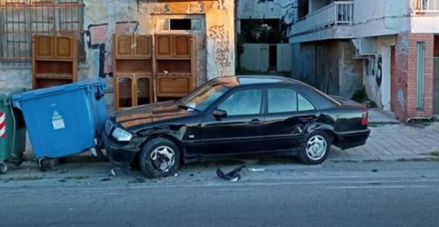Καβάλα: Οδηγός αυτοκινήτου παρέσυρε οχήματα και το… έβαλε στα πόδια