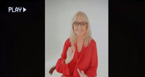 Φως στο Τούνελ: Η Αγγελική Νικολούλη φόρεσε τα… κόκκινα και προανήγγειλε την επιστροφή της (ΒΙΝΤΕΟ)