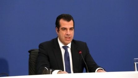 Η ανάρτηση του Θάνου Πλεύρη για το γάμο του πατέρα του