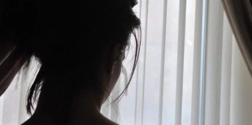 Νέα υπόθεση revenge porn – Ανδρας βιντεοσκοπούσε την πρώην σύζυγό του με τον σύντροφό της (BINTEO)