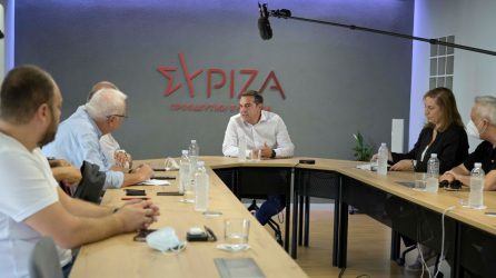 Τσίπρας: “Η πίεση που δέχεται ο κόσμος της εργασίας είναι τρομακτική” (ΦΩΤΟ)