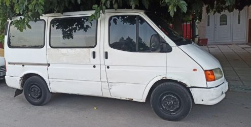 Το…. γκάζωσε για να ξεφύγει από τον έλεγχο αστυνομικών – Mετέφερε 10 παράνομους αλλοδαπούς