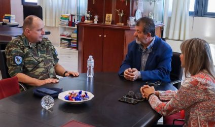 Σίμος Δανιηλίδης: “Διαχρονική και αγαστή η συνεργασία του δήμου μας και των Ενόπλων Δυνάμεων” (ΦΩΤΟ)