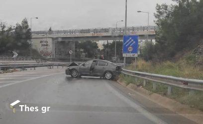 Τροχαίο στην περιφερειακή Υμηττού – Μπήκε στο αντίθετο ρεύμα και συγκρούστηκε με ταξί