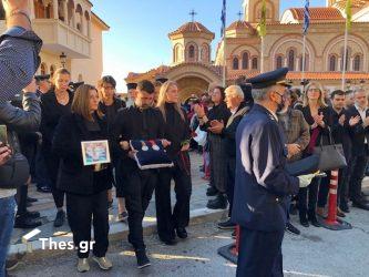 κηδεία Αλέξανδρου Νικολαϊδη στεφάνια εκκλησία