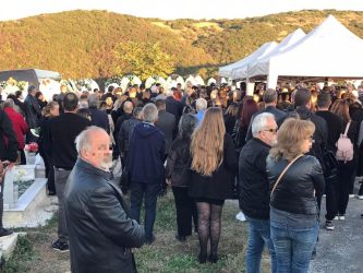 Κηδεία Αλέξανδρου Νικολαΐδη: Με τον εθνικό ύμνο «γράφτηκε» η τελευταία πράξη στα Κοιμητήρια Φιλύρου (ΒΙΝΤΕΟ)