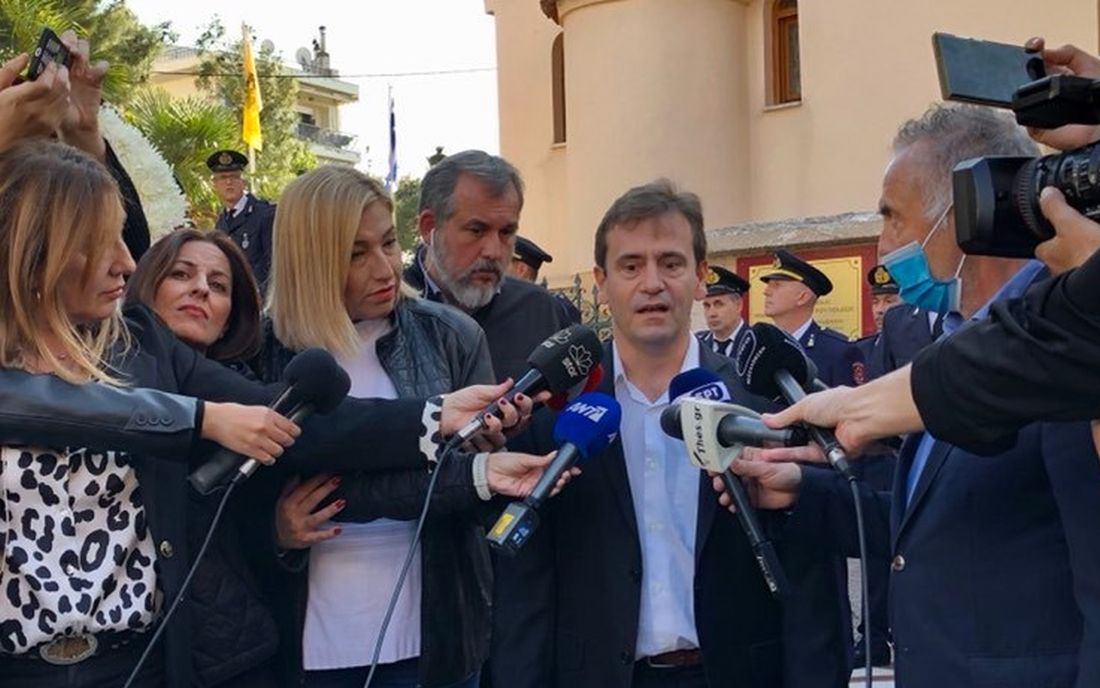 κηδεία Αλέξανδρου Νικολαϊδη στεφάνια εκκλησία Δημοσθένης Ταμπάκος