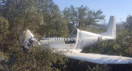 Eικόνες από την πτώση του αεροσκάφους, όπου έχασε την ζωή του πιλότος δίπλα στην Εθνική Οδό Αθηνών – Λαμίας (ΒΙΝΤΕΟ & ΦΩΤΟ)