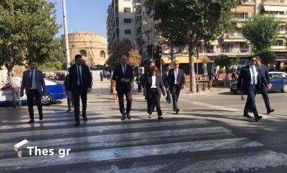 Θεσσαλονίκη: Σακελλαροπούλου – Καλαφάτης απολαμβάνουν τη βόλτα τους στην πόλη (ΦΩΤΟ)