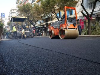 Δήμος Θεσσαλονίκης: Συνεχίζονται οι ασφαλτοστρώσεις στην Δ΄ και Ε’ Δημοτική Κοινότητα