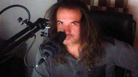 Νίκος Γκαραβέλας: Σοβαρό τροχαίο για τον ραδιοφωνικό παραγωγό