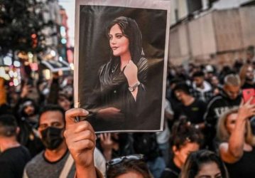 Ιράν: Βίντεο δείχνει 16χρονη σε διαδήλωση λίγες ώρες πριν τον θάνατό της