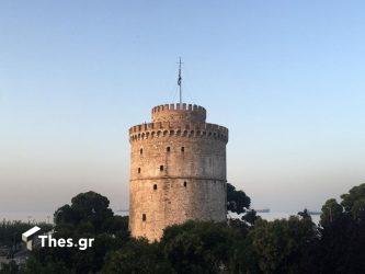 έπαρση της ελληνικής σημαίας στον Λευκό Πύργο