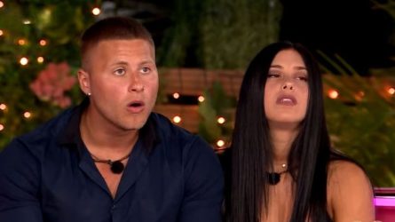 Ανατροπή στο Love Island: Διπλή αποχώρηση από το ριάλιτι της αγάπης (ΒΙΝΤΕΟ)