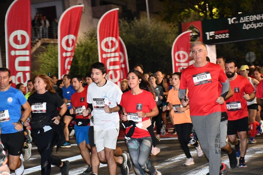 νυχτερινός ημιμαραθωνιος Θεσσαλονίκης Καλαφάτης