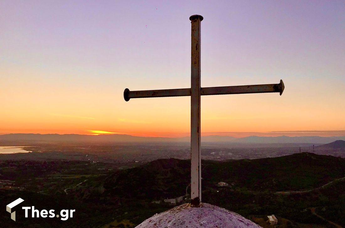 Θεσσαλονίκη υπέροχη θέα Φίλυρο σταυρός εκκλησάκι Αγ. Ραφαήλ