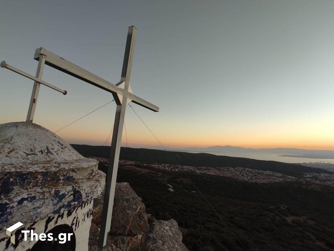 Θεσσαλονίκη υπέροχη θέα Φίλυρο σταυρός εκκλησάκι Αγ. Ραφαήλ