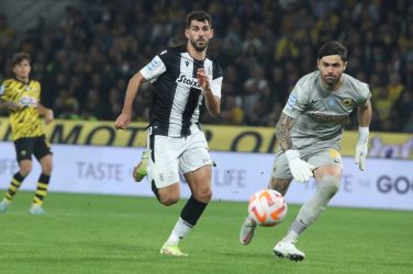 Ηττα για τον ΠΑΟΚ στο ντέρμπι με την ΑΕΚ (2-0) και απομάκρυνση από την κορυφή