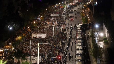 Μεγαλειώδης η πορεία για το Πολυτεχνείο στην Αθήνα