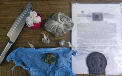 Θεσσαλονίκη: Χειροπέδες σε 32χρονο που έκρυβε ναρκωτικά σε λούκια πολυκατοικιών (ΦΩΤΟ)