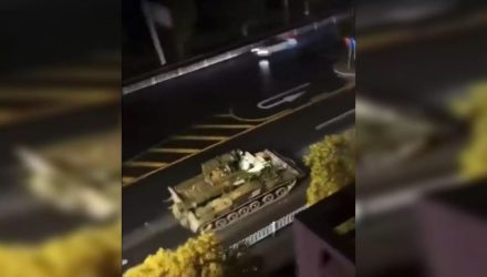 Κίνα: Τα τανκς βγήκαν στους δρόμους – Η απάντηση της κυβέρνησης στις διαδηλώσεις (ΒΙΝΤΕΟ)